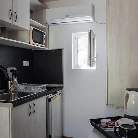 Camping Albatross Breeze 100m From The