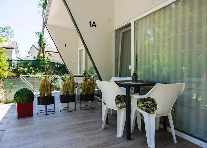 Albatross Breeze 100m From The