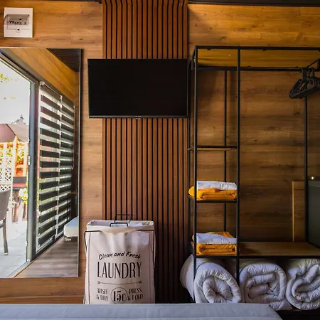 Albatross Breeze 100m From The