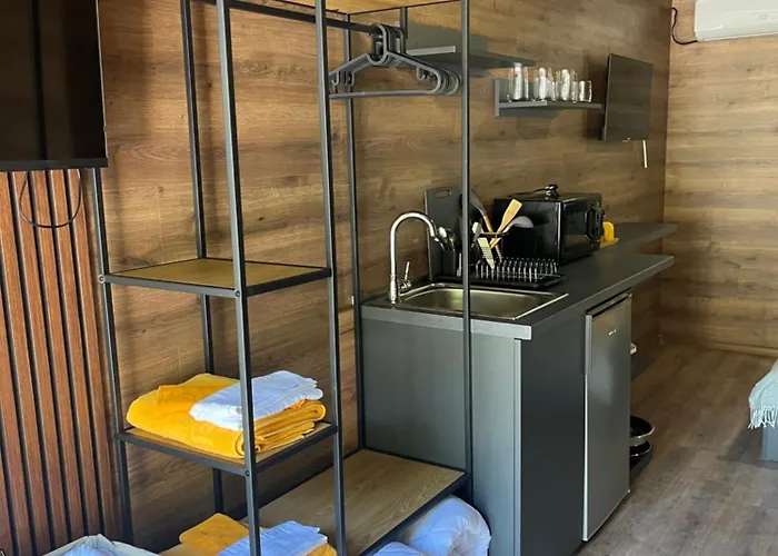 Albatross Breeze 100m From The