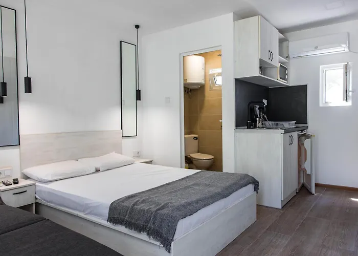 Albatross Breeze 100m From The