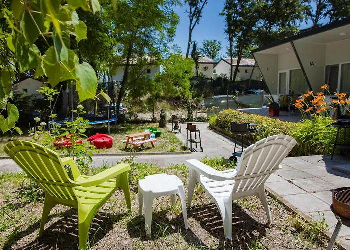 Kamp alanı Albatross Breeze 100m From The *