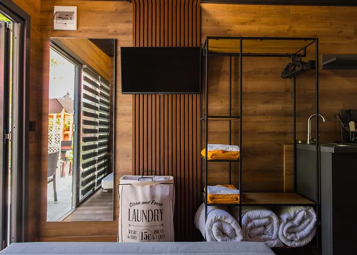 Albatross Breeze 100m From The