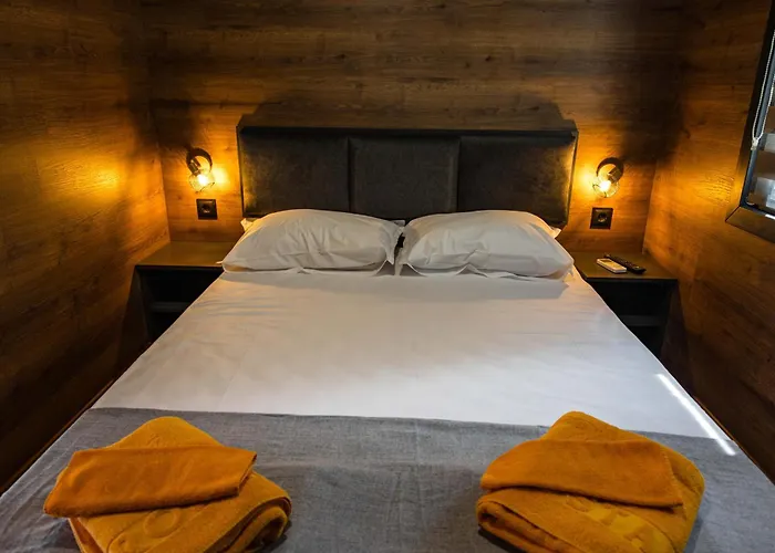 Kamp alanı Albatross Breeze 100m From The Varna