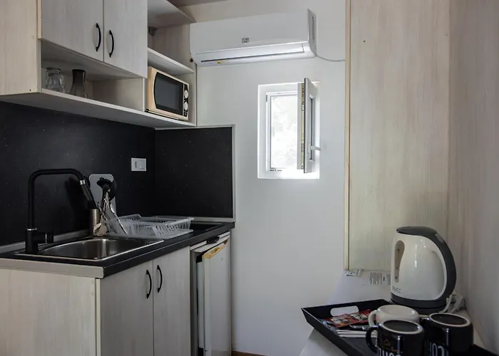 Kamp alanı Albatross Breeze 100m From The